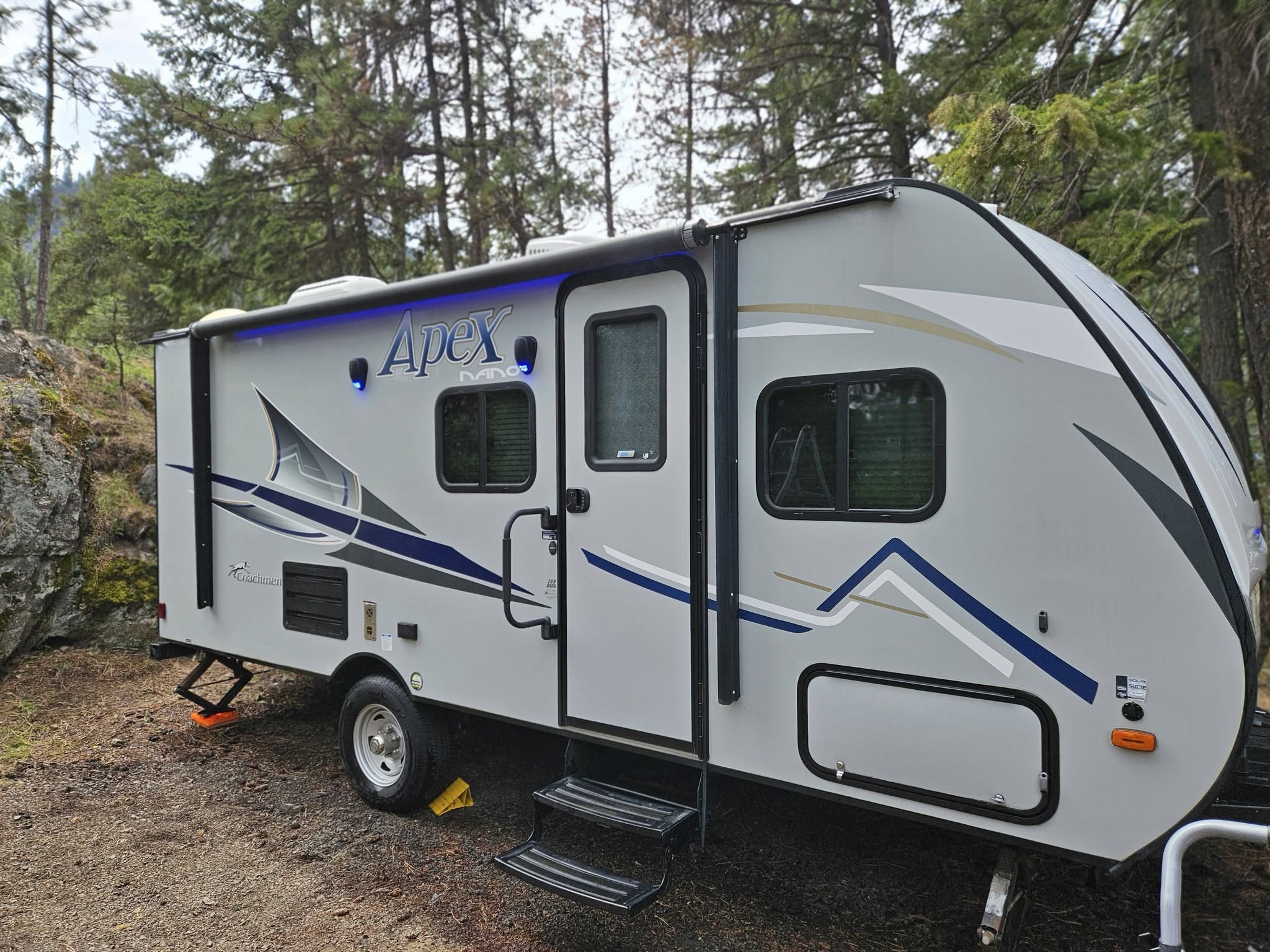 Clean Apex travel trailer side view